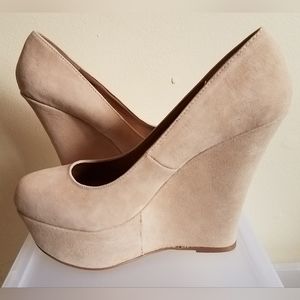 STEVE MADDEN TAN SUEDE PLATFORM SHOES